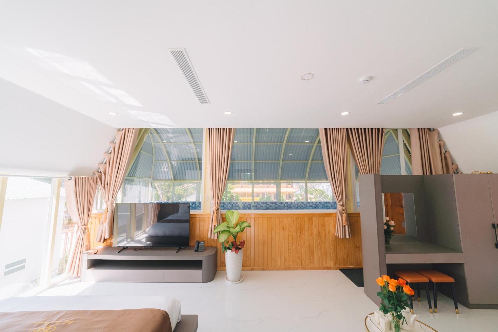 Quy Tai Premium Hotel Đà Lạt Exterior foto
