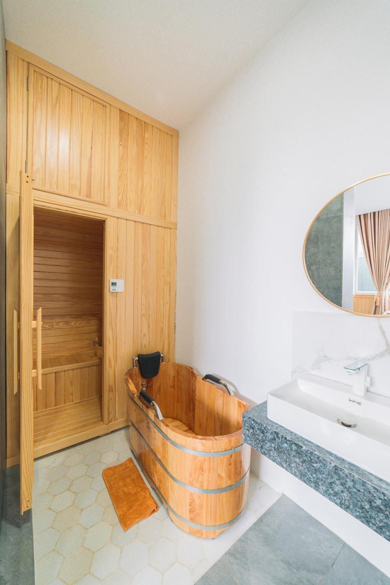 Quy Tai Premium Hotel Đà Lạt Exterior foto